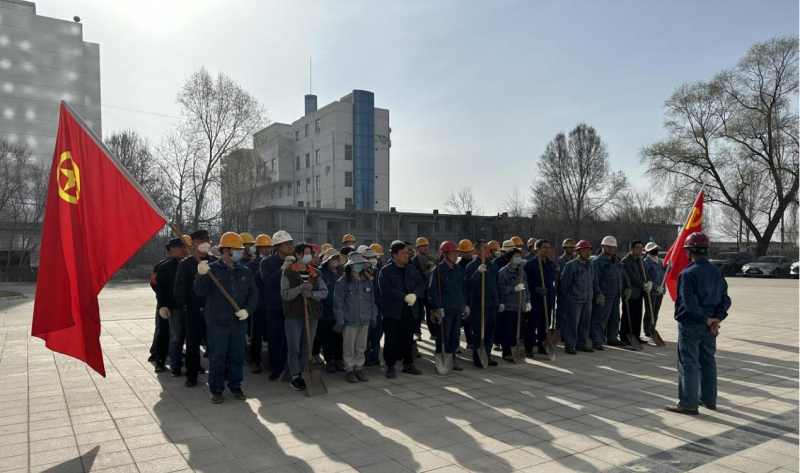 物產(chǎn)工投公司基層黨支部和公司團(tuán)支部聯(lián)合開展“共筑家園 正植有你”主題黨日、團(tuán)日活動(dòng)